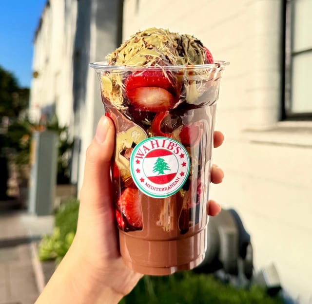 Dubai Strawberry Chocolate Cup.